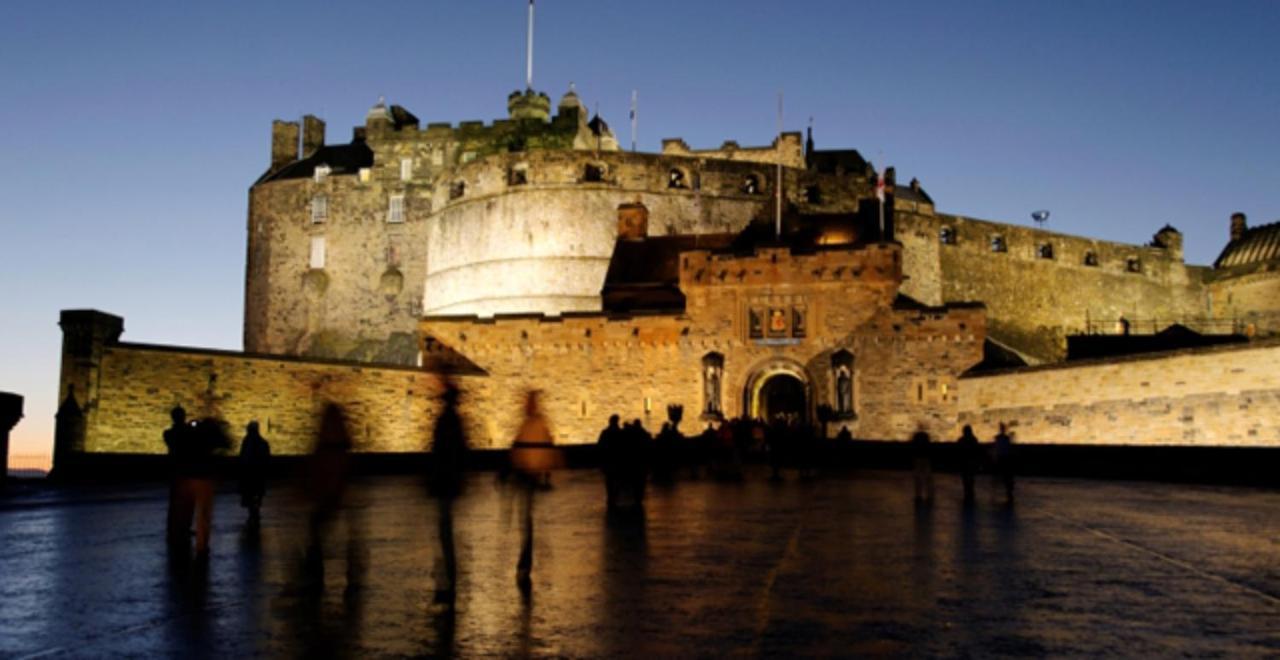 Cozy Apartment Beside Edinburgh Castle!!! Exterior foto