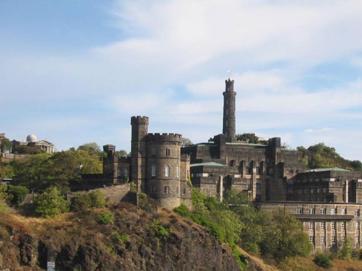 Cozy Apartment Beside Edinburgh Castle!!! Exterior foto