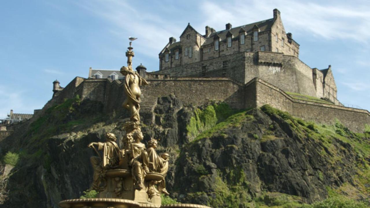 Cozy Apartment Beside Edinburgh Castle!!! Exterior foto