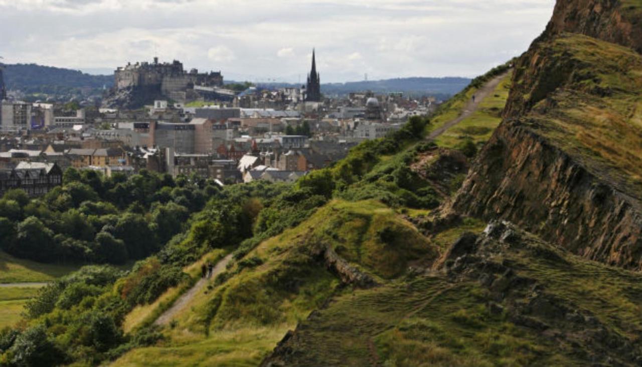 Cozy Apartment Beside Edinburgh Castle!!! Exterior foto